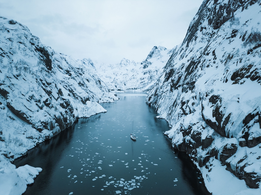 SKI TOURING SAILING TRIP IN LOFOTEN - NORWAY