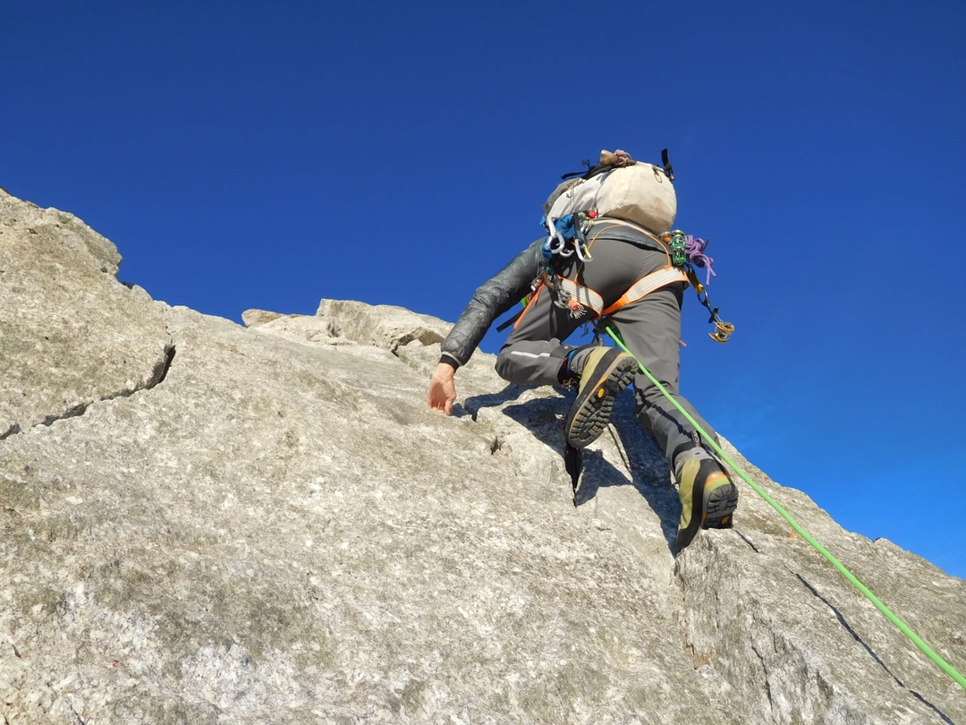 CLIMBING AIGUILLES MARBREES - MONT BLANC 