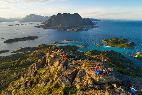 HIKE AND SAIL IN LOFOTEN - NORWAY