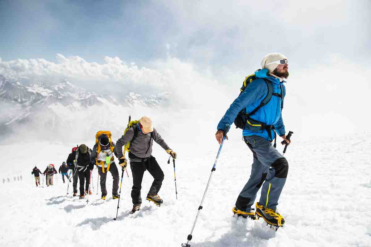 These 6 Professional outdoor Guides will help you practice outdoor sports in the best (and safest) way possible